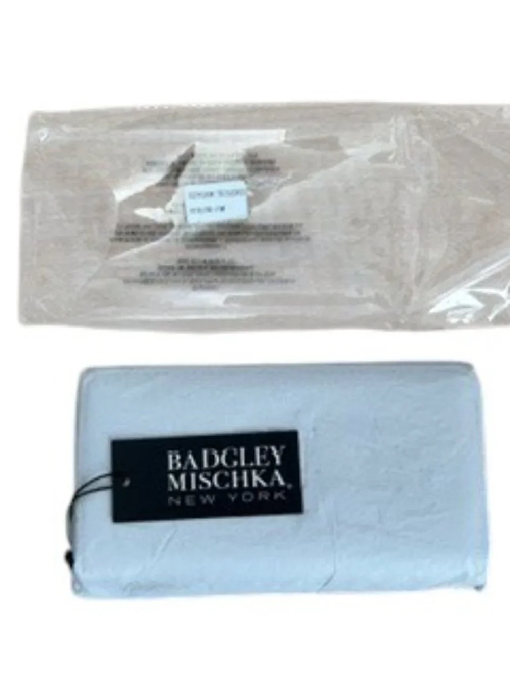 BADGLEY MISCHKA New York Cream Wallet/Clutch NWT - Picture 11 of 12